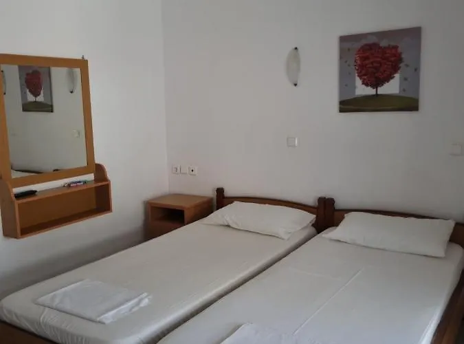 Anna Summer Aparthotel 3*